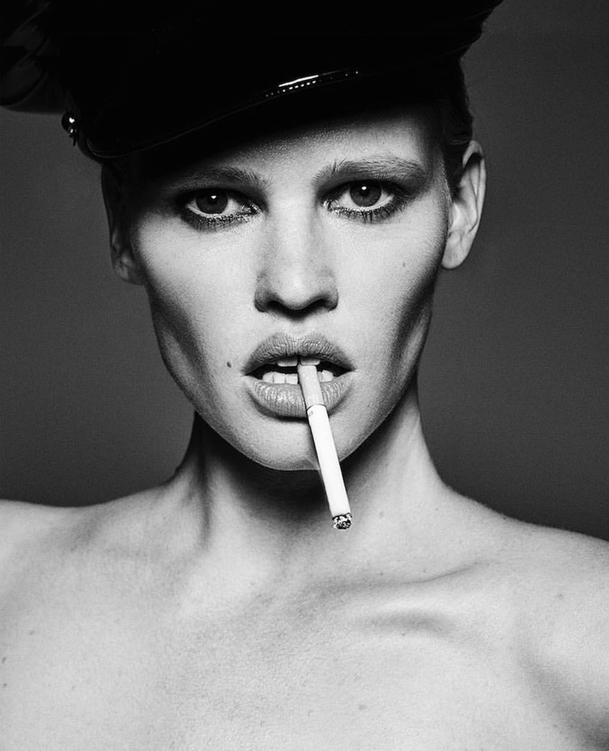 LARA STONE